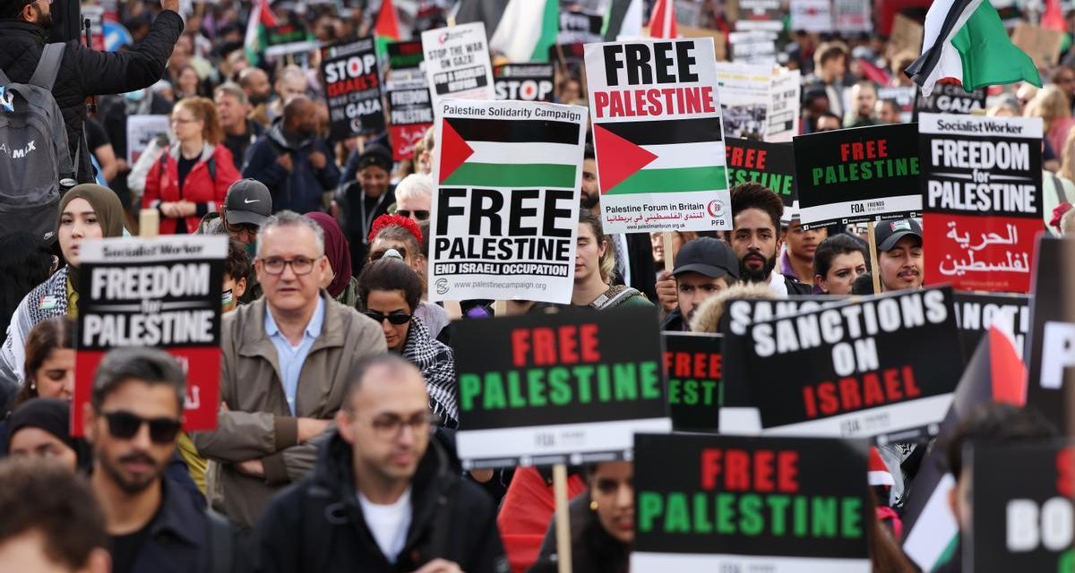 ¡Desde el río hasta el mar, Palestina será libre!
