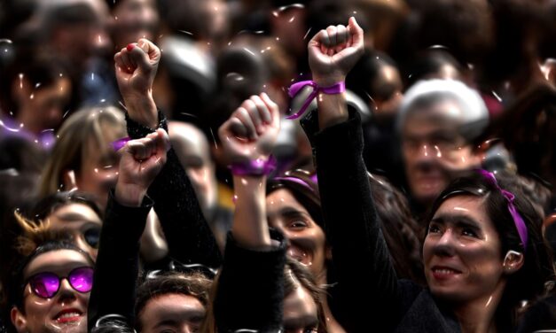 Oda a la mujer de la clase obrera