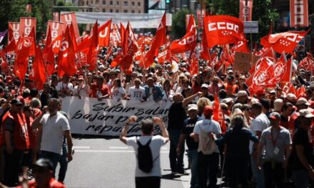 ¡Paz, techo y trabajo! ¡Abajo el rearme imperialista!
